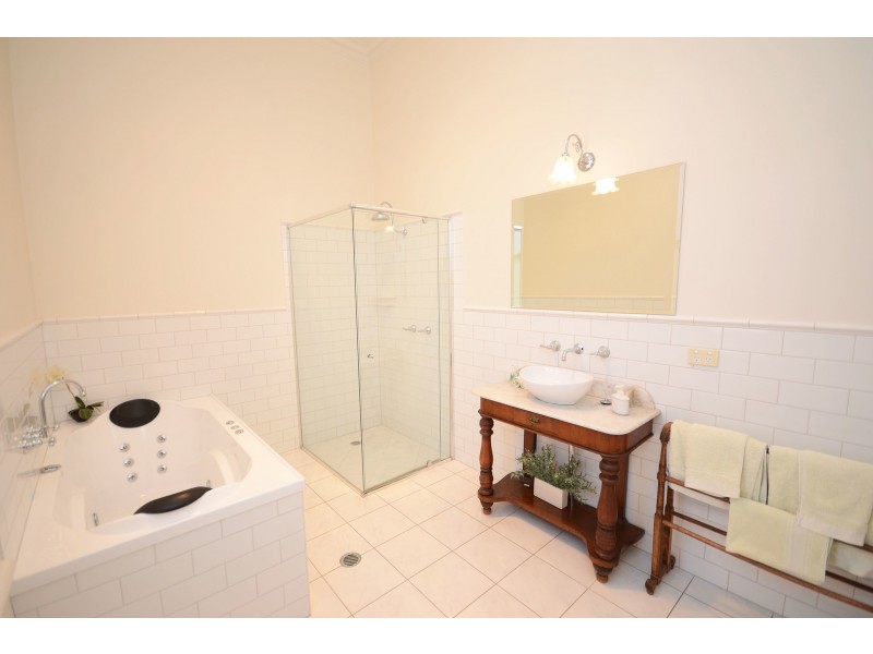 16 Connelly Street, Echuca VIC 3564