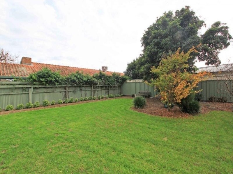 69 Campaspe Esplanade, Echuca VIC 3564