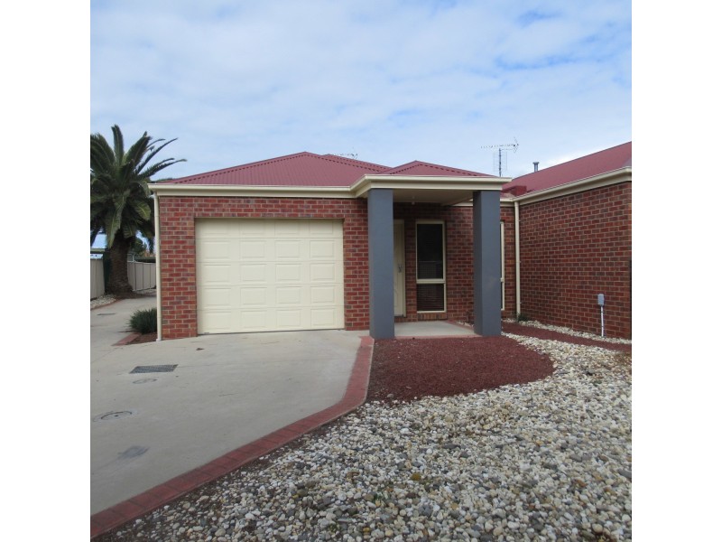 2/135 Goulburn Road, Echuca VIC 3564