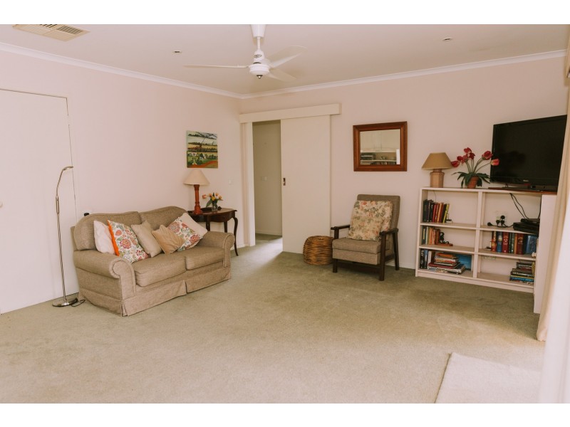 24 Hillview Avenue, Moama NSW 2731