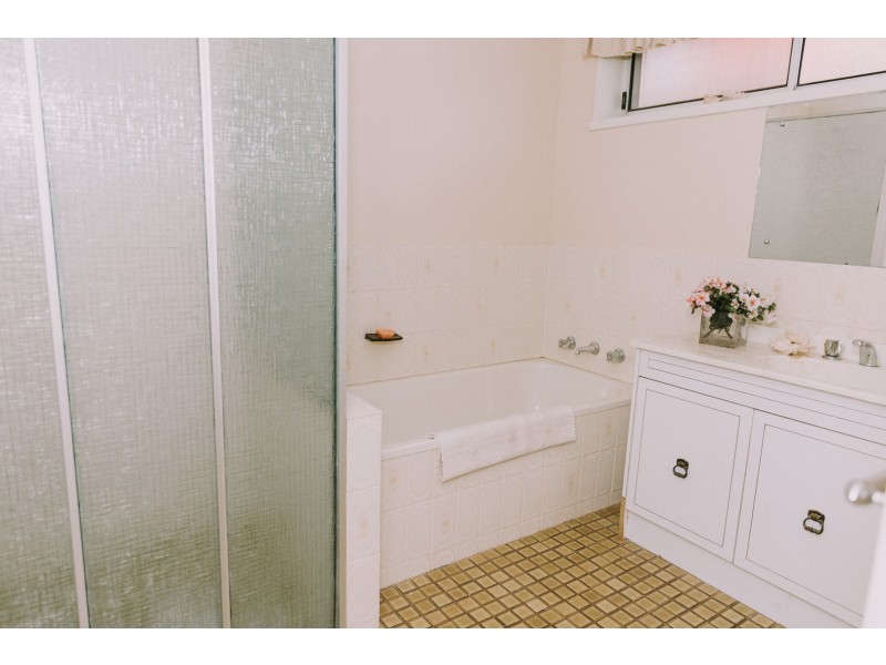 24 Hillview Avenue, Moama NSW 2731