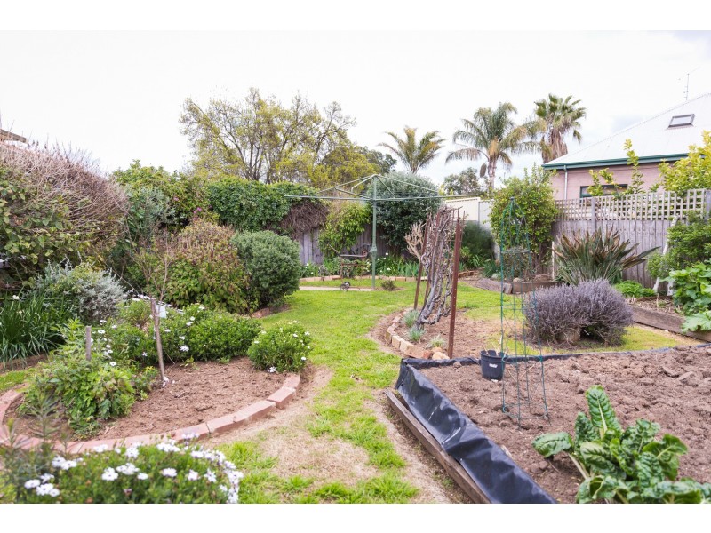 24 Hillview Avenue, Moama NSW 2731