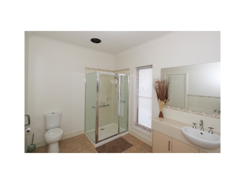 11B Brenton Avenue, Echuca VIC 3564