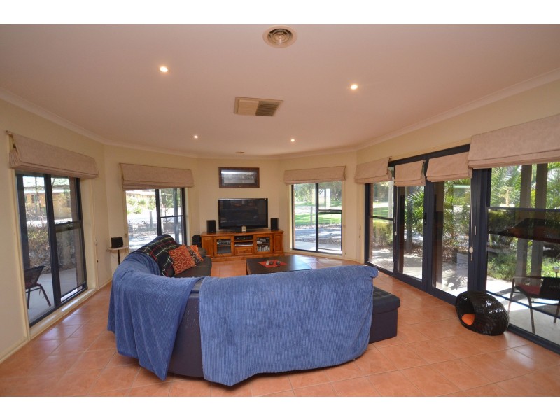 65 Wharparilla Drive, Echuca VIC 3564