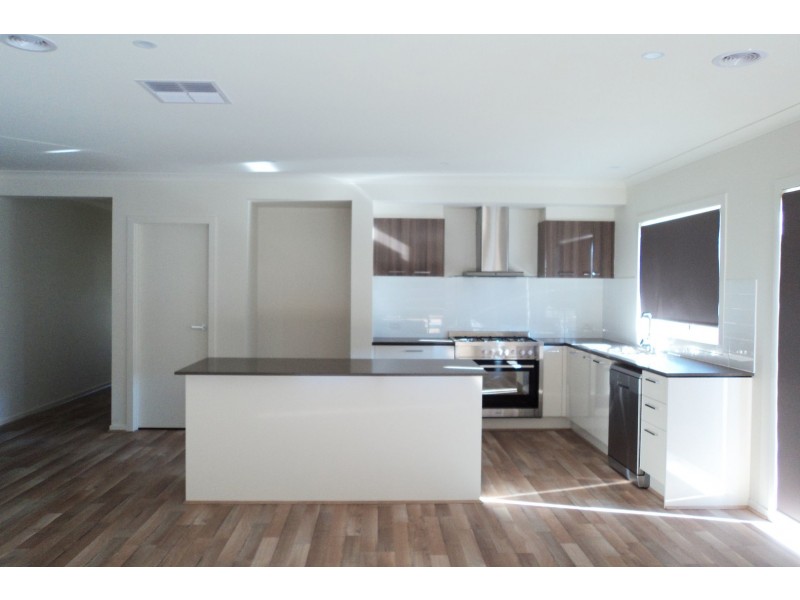 10 Mayflower Drive, Moama NSW 2731