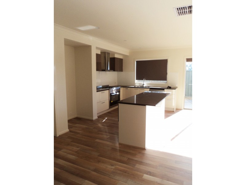 10 Mayflower Drive, Moama NSW 2731