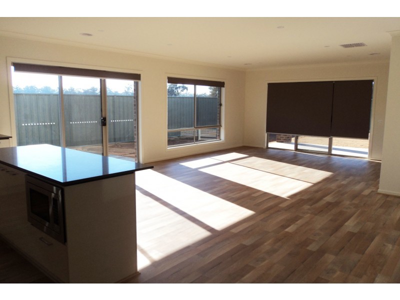 10 Mayflower Drive, Moama NSW 2731