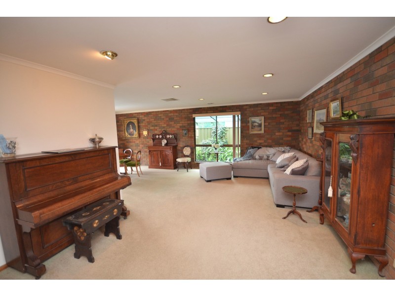 15 Lachlan Crescent, Echuca VIC 3564