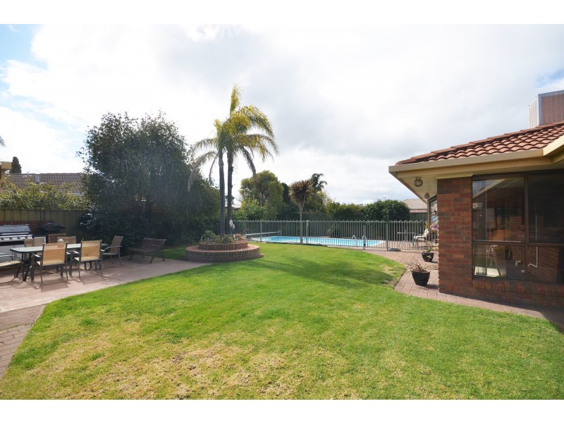 15 Lachlan Crescent, Echuca VIC 3564