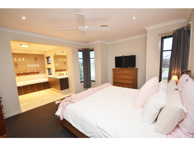 29 Sunset Avenue, Echuca VIC 3564