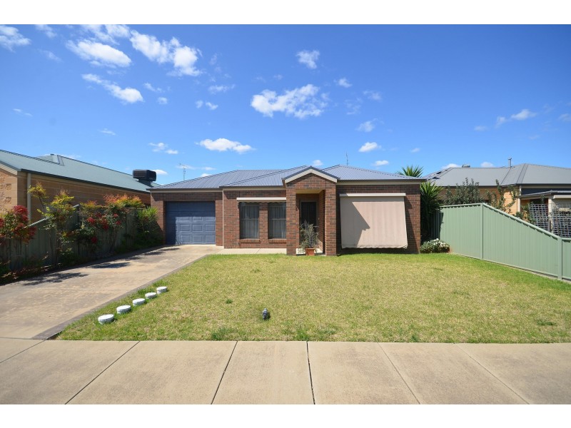 2/76 Sturt Street, Echuca VIC 3564