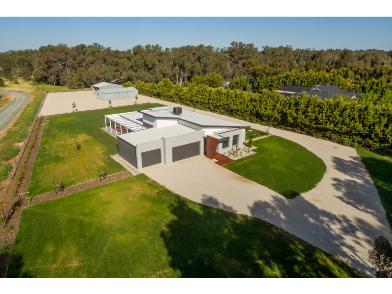 99 Schoeffel Drive, Echuca VIC 3564