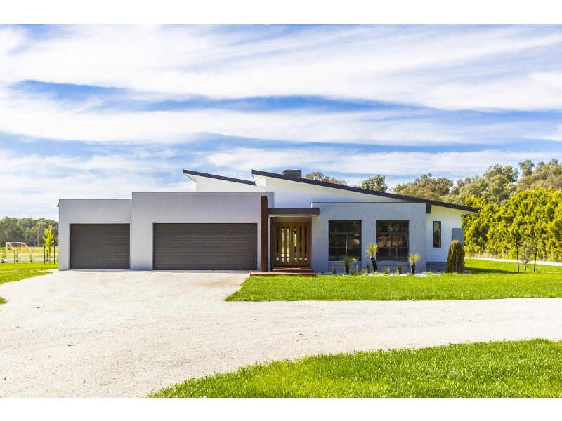 99 Schoeffel Drive, Echuca VIC 3564