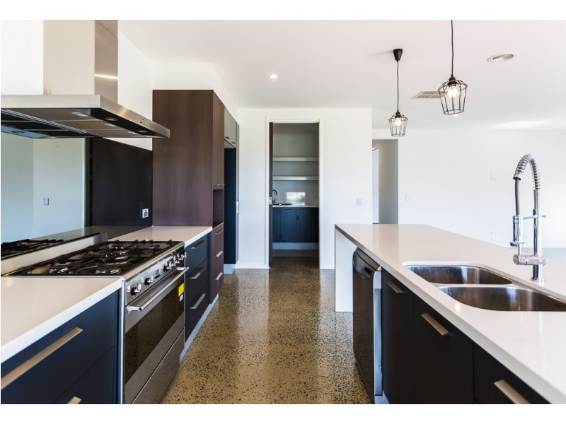 99 Schoeffel Drive, Echuca VIC 3564