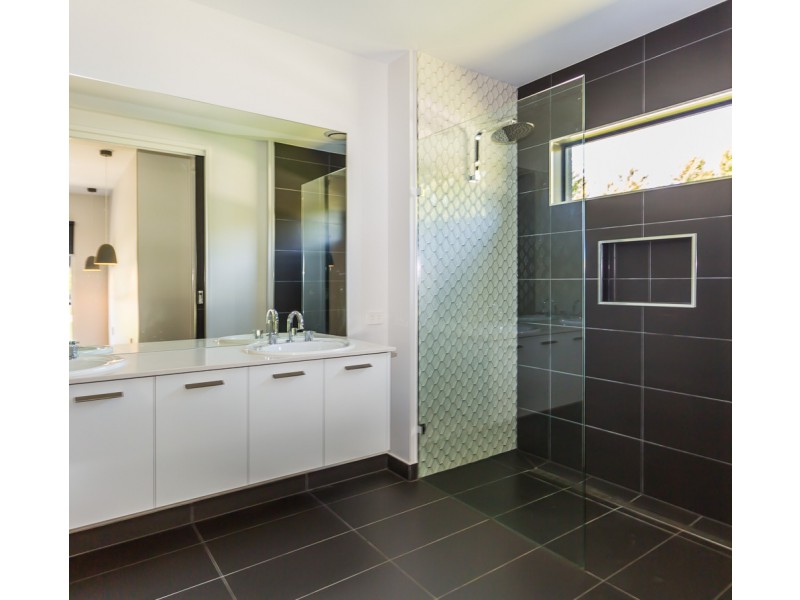 99 Schoeffel Drive, Echuca VIC 3564