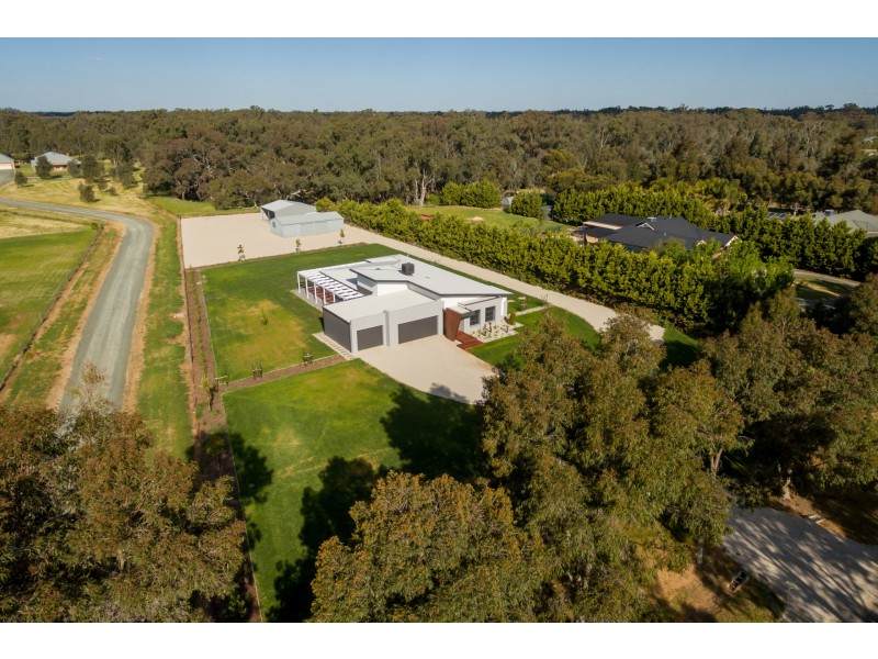 99 Schoeffel Drive, Echuca VIC 3564