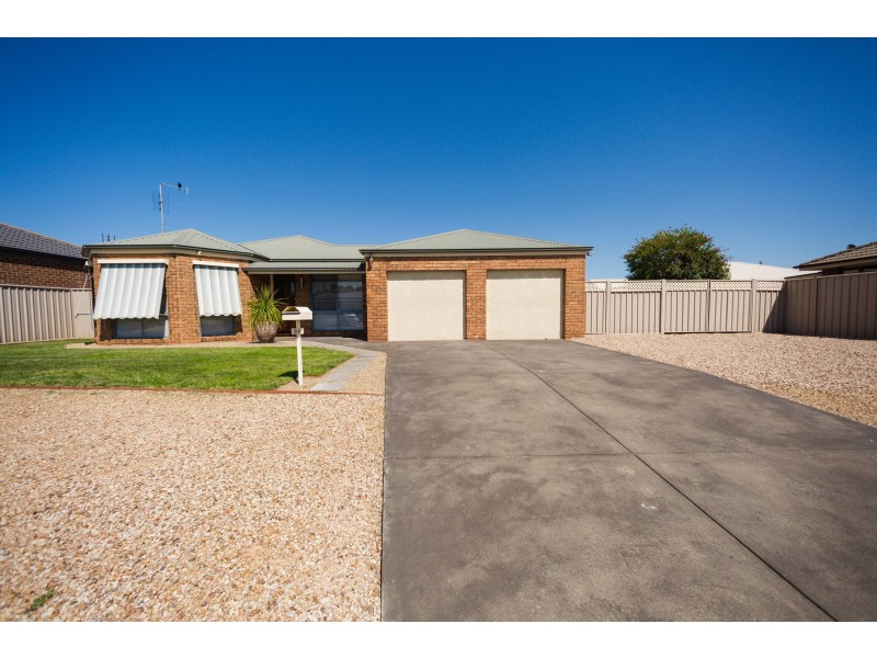 24 Genevieve Avenue, Echuca VIC 3564