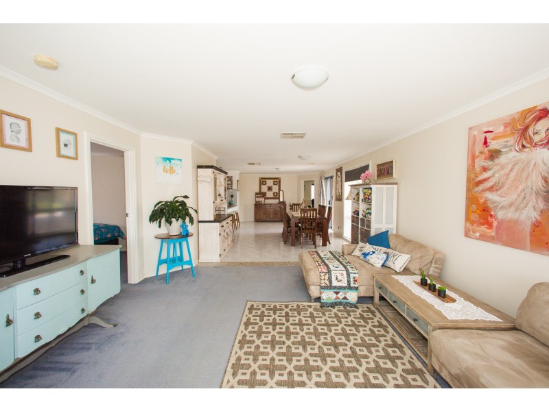 24 Genevieve Avenue, Echuca VIC 3564