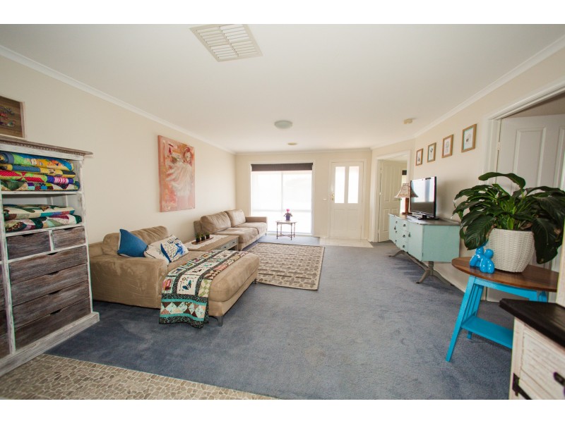 24 Genevieve Avenue, Echuca VIC 3564