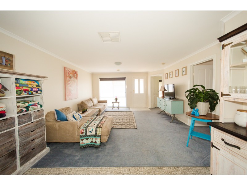 24 Genevieve Avenue, Echuca VIC 3564