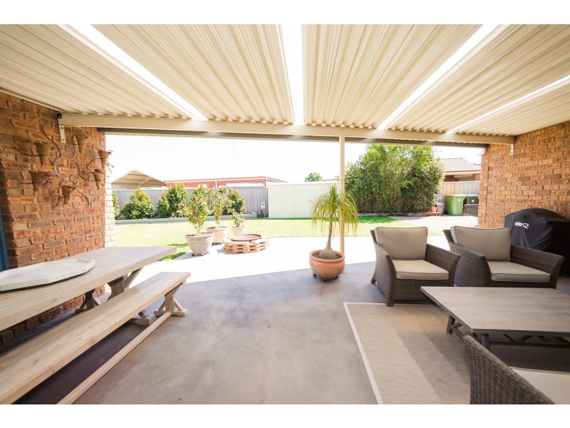 24 Genevieve Avenue, Echuca VIC 3564