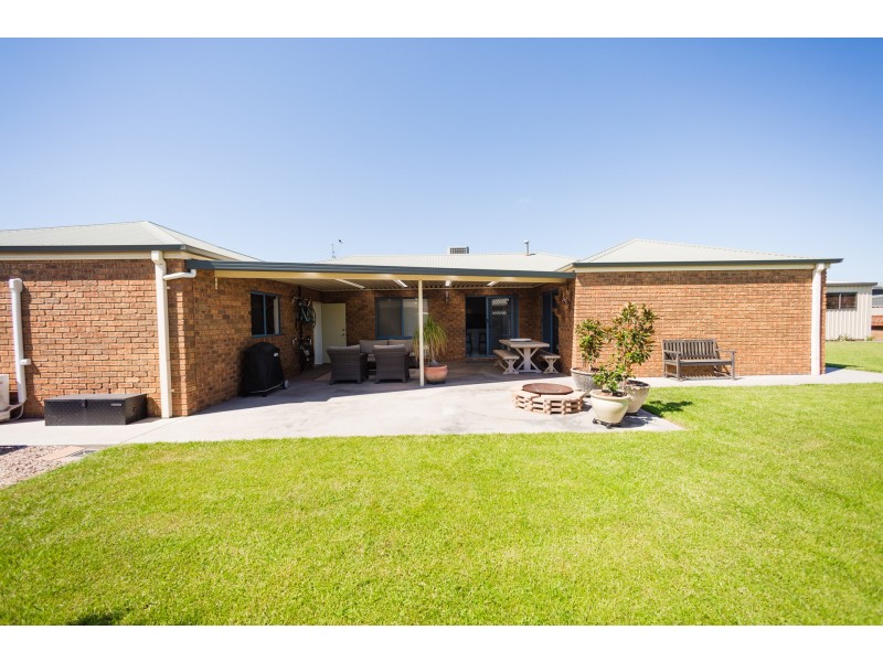 24 Genevieve Avenue, Echuca VIC 3564