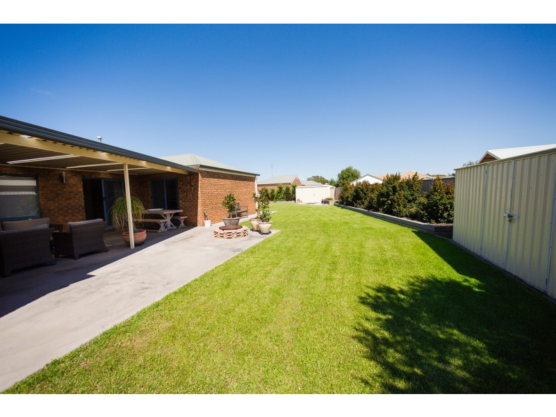 24 Genevieve Avenue, Echuca VIC 3564