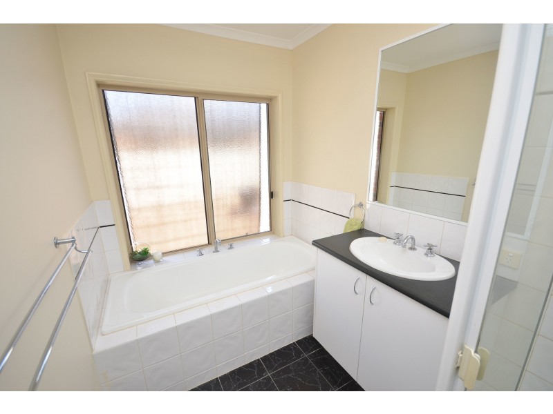 8 Harris Court, Moama NSW 2731