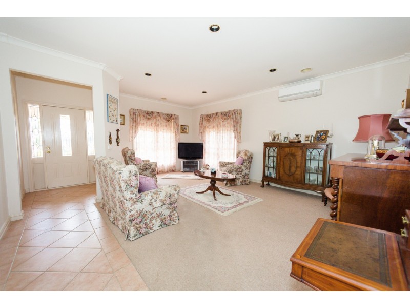 4 Lachlan Crescent, Echuca VIC 3564