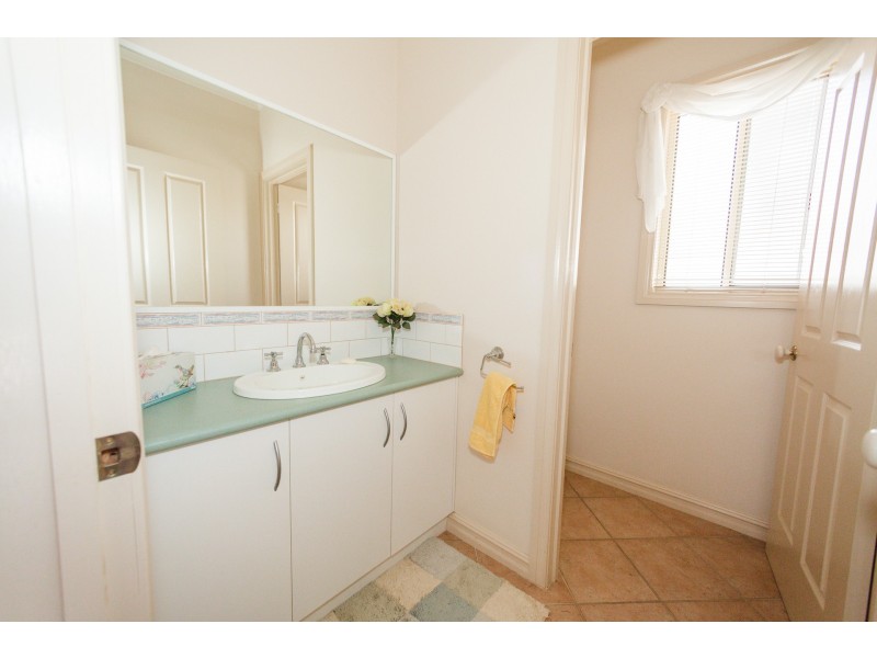 4 Lachlan Crescent, Echuca VIC 3564