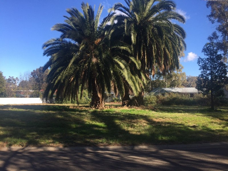 13 Cobram Street, Tocumwal NSW 2714