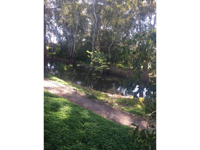 13 Cobram Street, Tocumwal NSW 2714