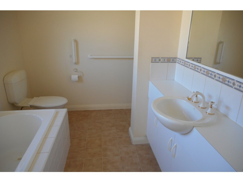 1/23 Hare Street, Echuca VIC 3564