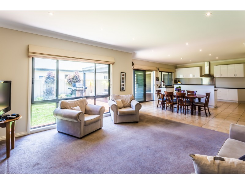 117 Campaspe Esplanade, Echuca VIC 3564