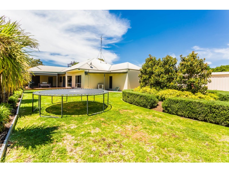 117 Campaspe Esplanade, Echuca VIC 3564