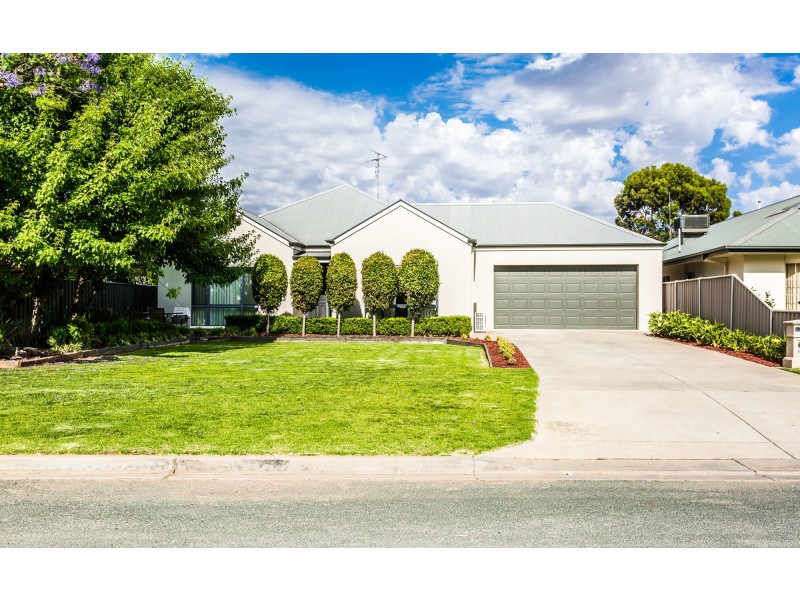 117 Campaspe Esplanade, Echuca VIC 3564