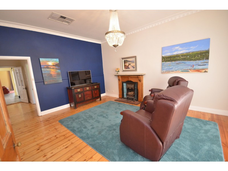 33 Mitchell Street, Echuca VIC 3564