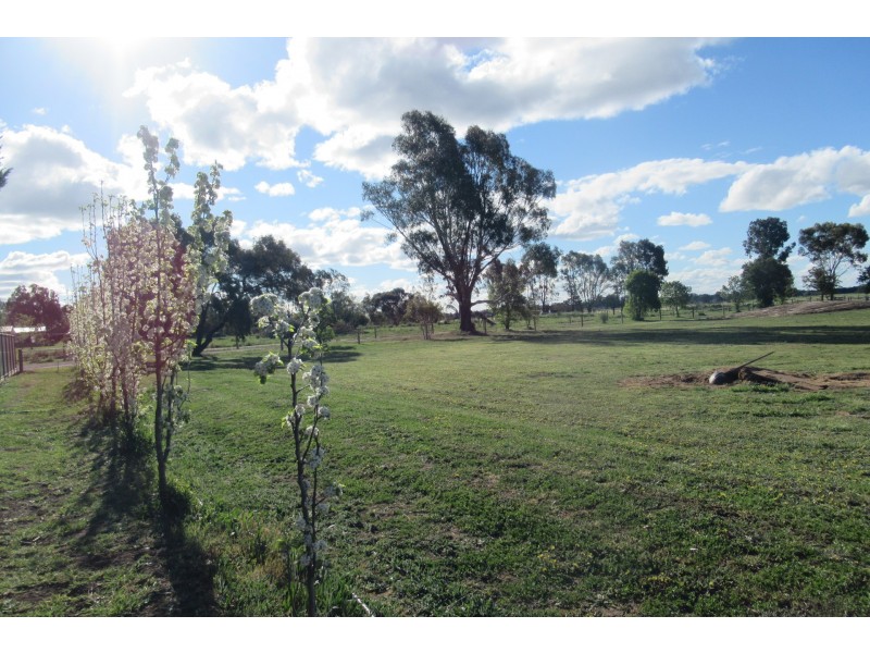 1 & 2/188 Scott Road, Echuca VIC 3564