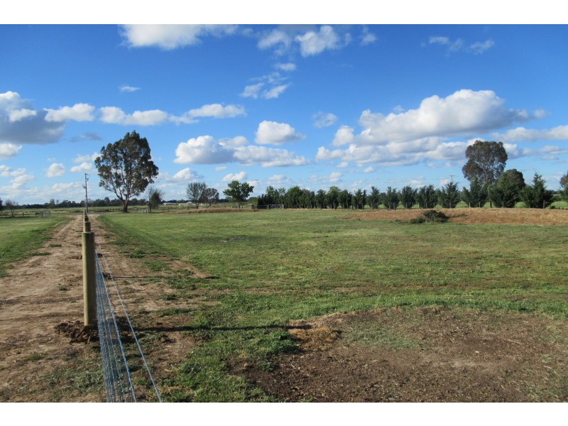 1 & 2/188 Scott Road, Echuca VIC 3564