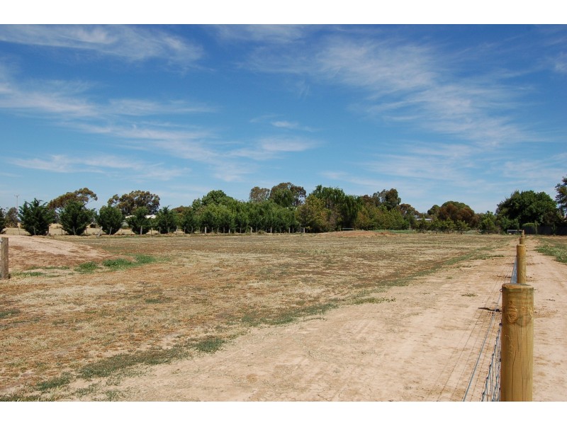 1 & 2/188 Scott Road, Echuca VIC 3564