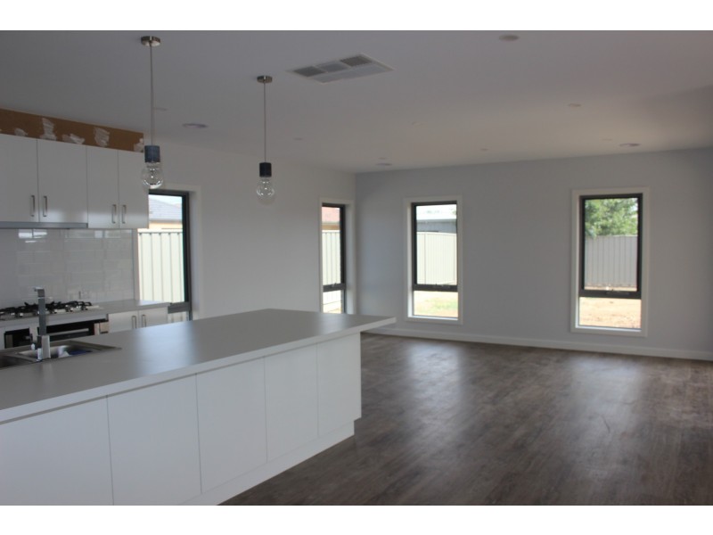 30 Park Avenue, Echuca VIC 3564