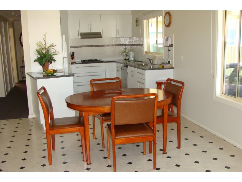 9 Perry Place, Moama NSW 2731