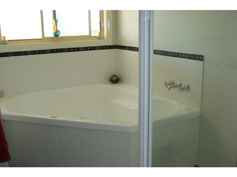 9 Perry Place, Moama NSW 2731