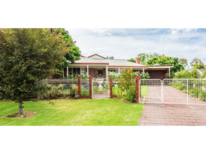 8 Oscar Place, Echuca VIC 3564