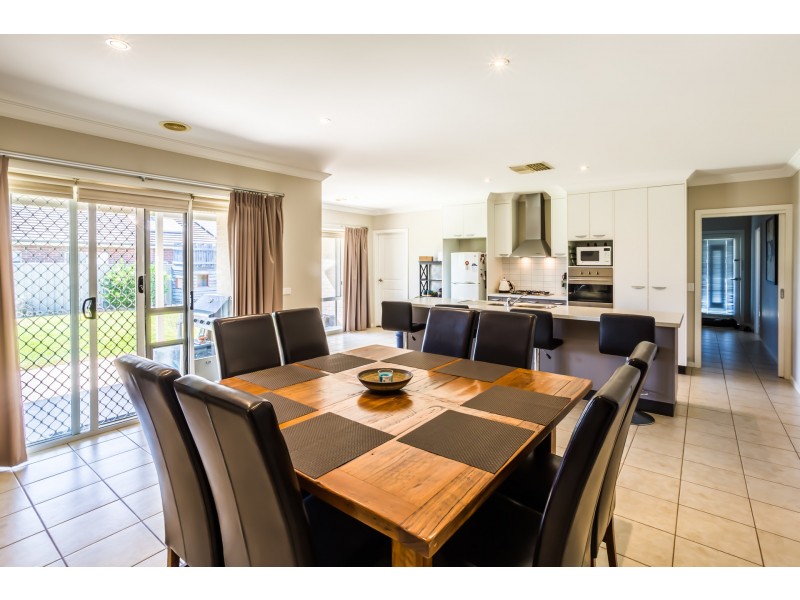 8 Yeovil Court, Echuca VIC 3564