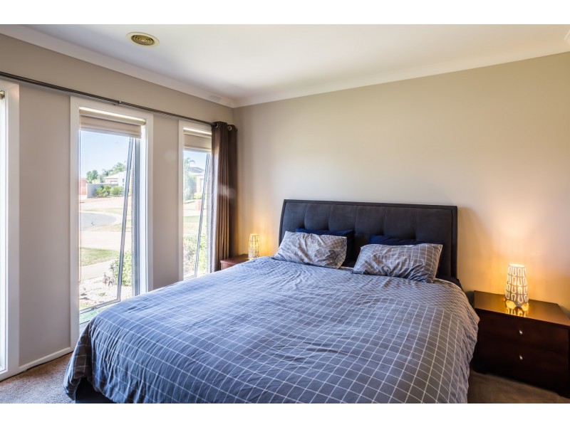 8 Yeovil Court, Echuca VIC 3564
