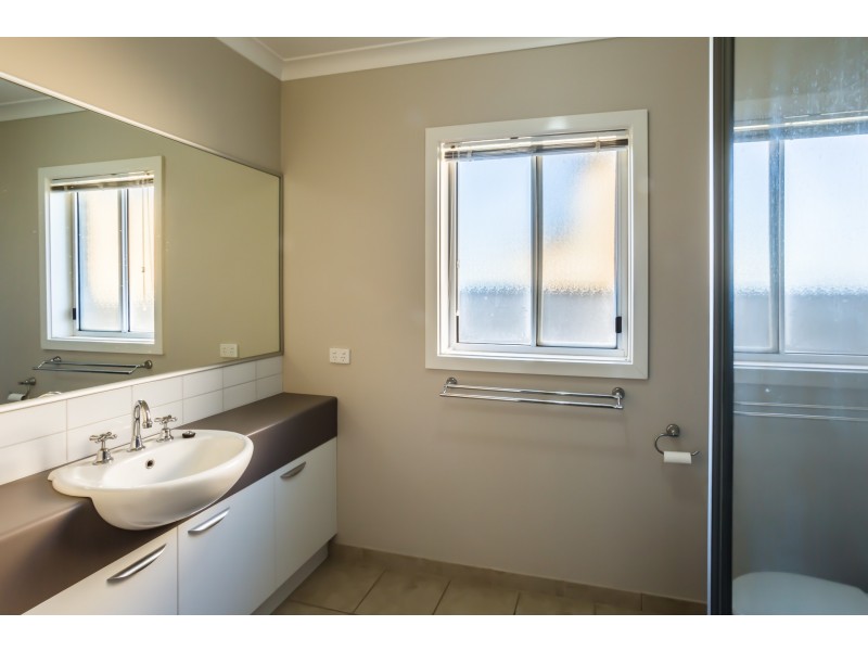 8 Yeovil Court, Echuca VIC 3564