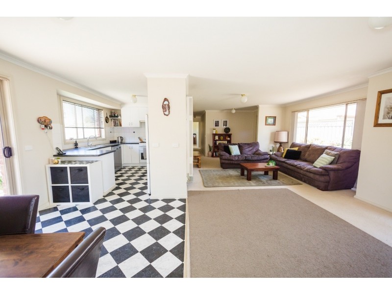 10 Victoria Place, Echuca VIC 3564