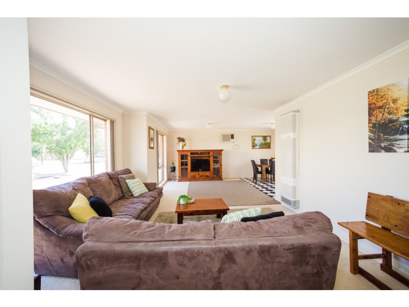10 Victoria Place, Echuca VIC 3564