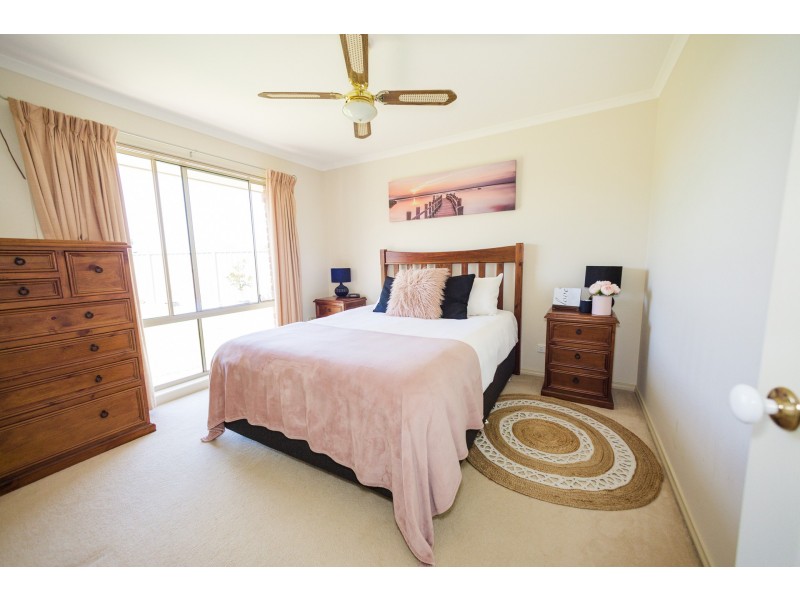 10 Victoria Place, Echuca VIC 3564